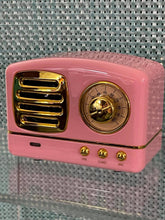 Load image into Gallery viewer, Vintage Bluetooth Speaker (Pink)