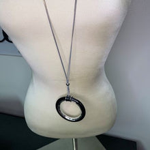 Load image into Gallery viewer, Black and Silver Drop Circle Necklace